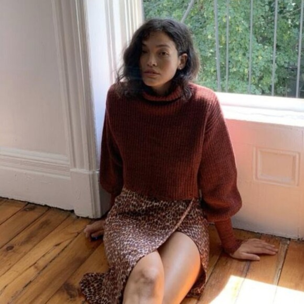 Urban Outfitters Inez Distressed Turtleneck Sweater - Picture 6 of 6